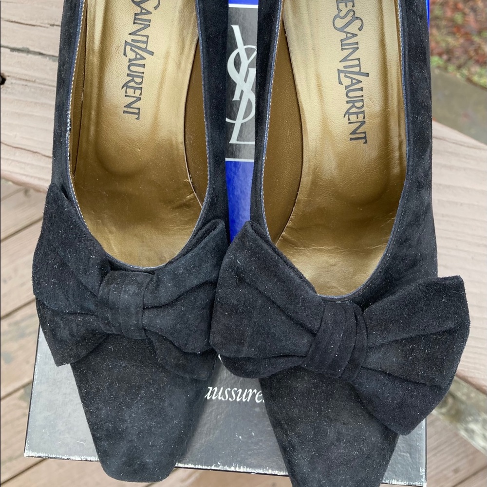 Yves Saint Laurent Black Suede Low Heel Pumps Bow